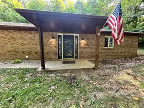 Huntington Hill Haven 4BR 2BA Remodel Ranch House - Image 3