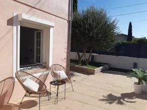 Independent suite in villa with beautiful swimming pool - Image 5