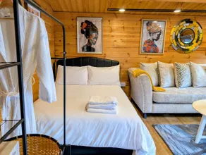 Log Cabin - Image 4