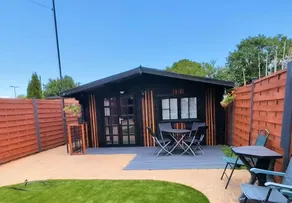 Log Cabin - Image 2