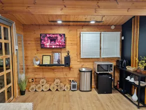 Log Cabin - Image 3