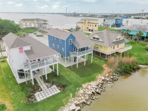 Waterfront Gem Near Kemah | Sunset Views - Image 5