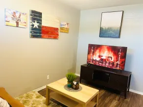 Texas-Style Cozy 1BD/1BA ATX Apt - Near DT & I35 - Image 3