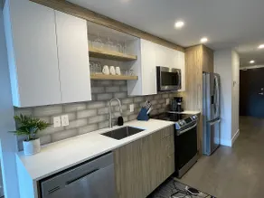 Bright bold & beautiful 1 BR with 6 applainces - Image 2