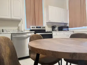 Steps from Riverfront Downtown EVV 1BD/1BA Apt - Image 3
