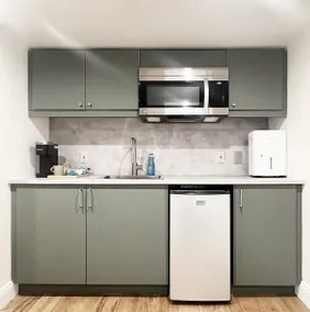 Close to NYC, Free Parking, Clean APT - Image 2