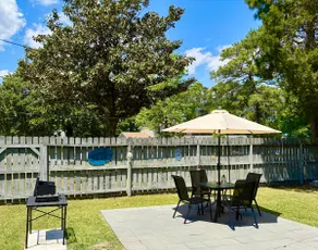 “Comforts of Home”. 2 Bed, 1 Bath. Newly renovated - Image 3
