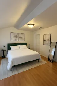 Modern Comfort near Universal - Image 2