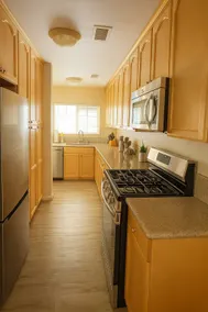 Modern Comfort near Universal - Image 3