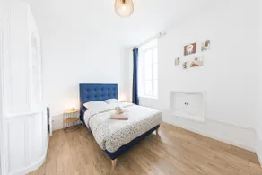 T2 45 m² • Train station 7-min walk • Air conditioning - Image 4