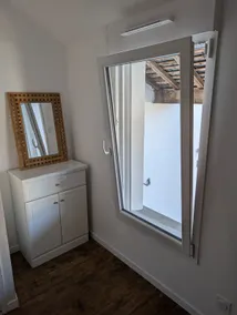 Charming apartment in the city center. - Image 4