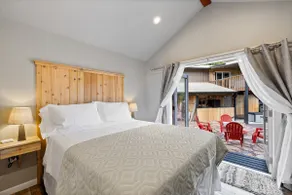 Cozy Bungalow W/ Lake Access | Near Mt. Rainier - Image 3