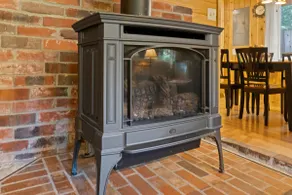 Rainier Vintage Retreat With Hot Tub-Fireplace-WiFi - Image 5