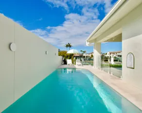 The Buddina House | Luxury Waterfront Haven - Image 5
