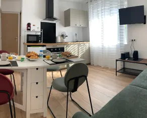 Ourmes 1 Apartment - Image 3