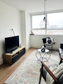 Modern 1-4 Sleeper Flat with Parking & Workspace - Image 5
