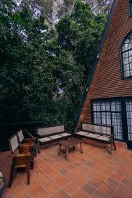 Kivulini A-Frame Cabin Forest - Image 2