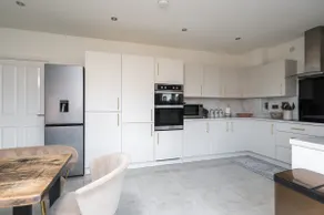 4-Bed | Near Station | Ideal for Work & Family - Image 4