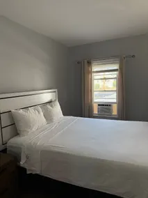 Spacious 3BR Near Downtown, Arena & Museums - Image 2
