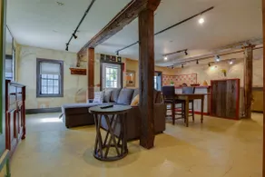 Toad Hall Carriage House - Image 2