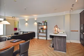 Park Central Royal 82 - Image 5
