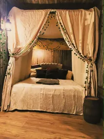 L'Auberge du Trône Romantique Médieval Jacuzzi - Image 4