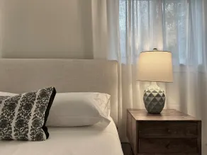Spacious 3BR Apartment Near Downtown & Hospital - Image 2