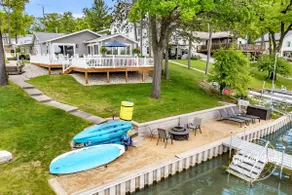 The Gilded Lady: Lakeside Cottage on Brooks Lake - Image 3