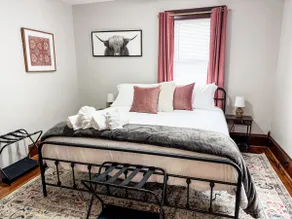 Cozy • 2BR King Beds • Near Mid-Ohio & Snow Trails - Image 5