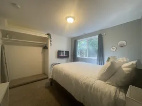 Finigins Hideaway Close to Airport/Parking/Laundry - Image 4