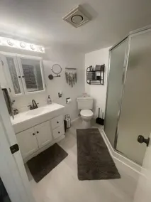 Finigins Hideaway Close to Airport/Parking/Laundry - Image 5