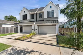 Luxe 4BR Near Downtown | Groups + Families - Image 2