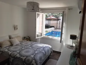 Independent suite in villa with beautiful swimming pool - Image 3
