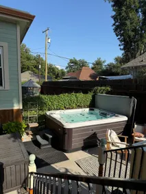 Private Historic Downtown Studio, Hot Tub - Image 4