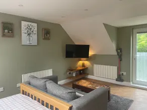 Cosy garden annex retreat with private entrance - Image 3