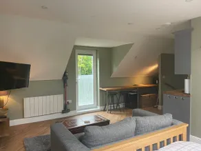 Cosy garden annex retreat with private entrance - Image 4