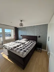 Apartment overlooking the Olympic Tower - Image 4