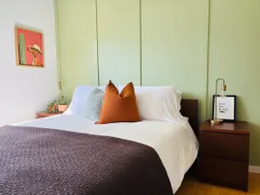 Cozy 2 bedroom suite with a view of the Sound - Image 5