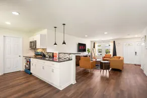 Private and Cozy 3 BEDR+2 BTH Single Fam Home - Image 4