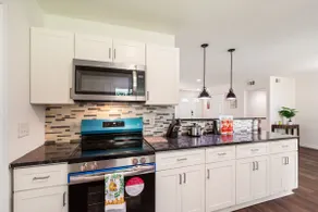 Private and Cozy 3 BEDR+2 BTH Single Fam Home - Image 3