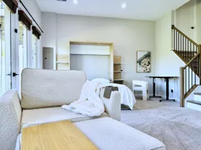 Private+Luxe Studio 1 BED+Full BTH, Prime Location - Image 4