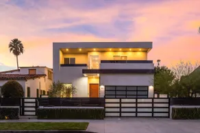 West Hollywood Haven: Pool, Chef’s Kitchen & More - Image 3