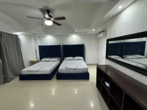 Spacious, well located near the mall - Image 3