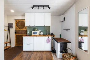 Historic Manor Apartment - Image 2
