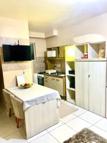 Beautiful 2-Bedroom Apartment with Garage-5 min Downtown - Image 3