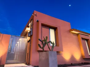 Modern Stay with AC, Parking & Security - Image 4