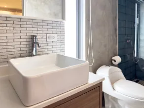 Modern Stay with AC, Parking & Security - Image 5