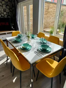 Home in between Bath and Bristol - Sleeps 9 guests - Image 2