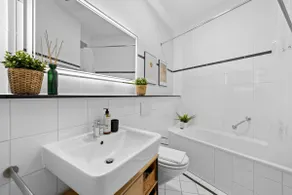 Penthouse Apartment - 10 min to Cologne & Parking - Image 5