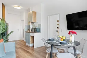 Penthouse Apartment - 10 min to Cologne & Parking - Image 2